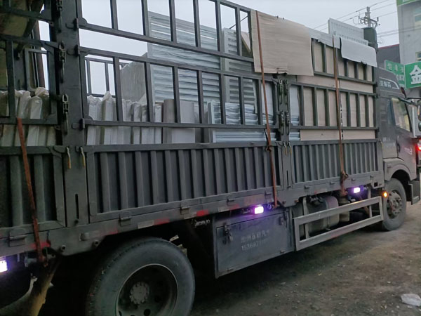 鋁百葉窗裝車發貨圖片