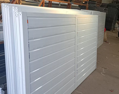 鋁百（bǎi）葉窗生產車間