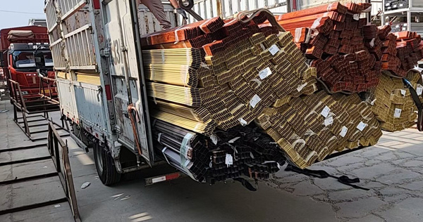 鋁合金百葉窗型材（cái）發貨