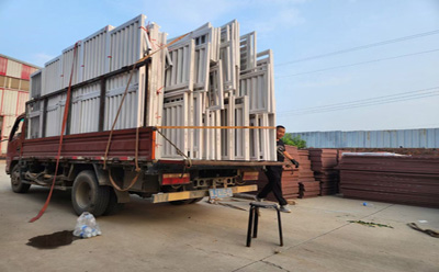 鋁合金百葉窗型材發貨