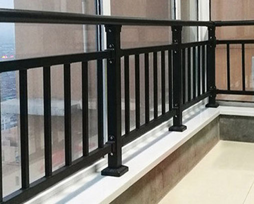 鋅鋼陽（yáng）台護欄工程安裝