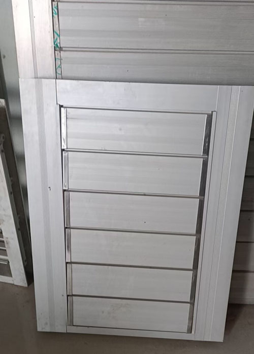 鋁合金出風口（kǒu）百葉窗