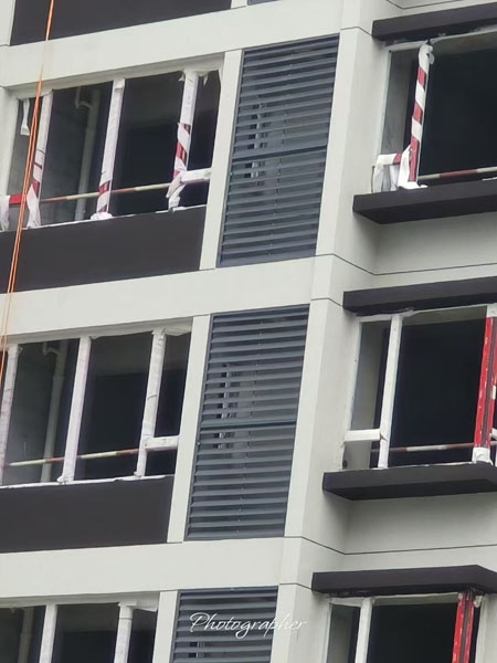 小區出風口鋅鋼百葉窗工程